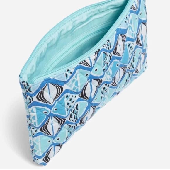 Vera Bradley Blue Fish Escapade Wristlet - Picture 4 of 4